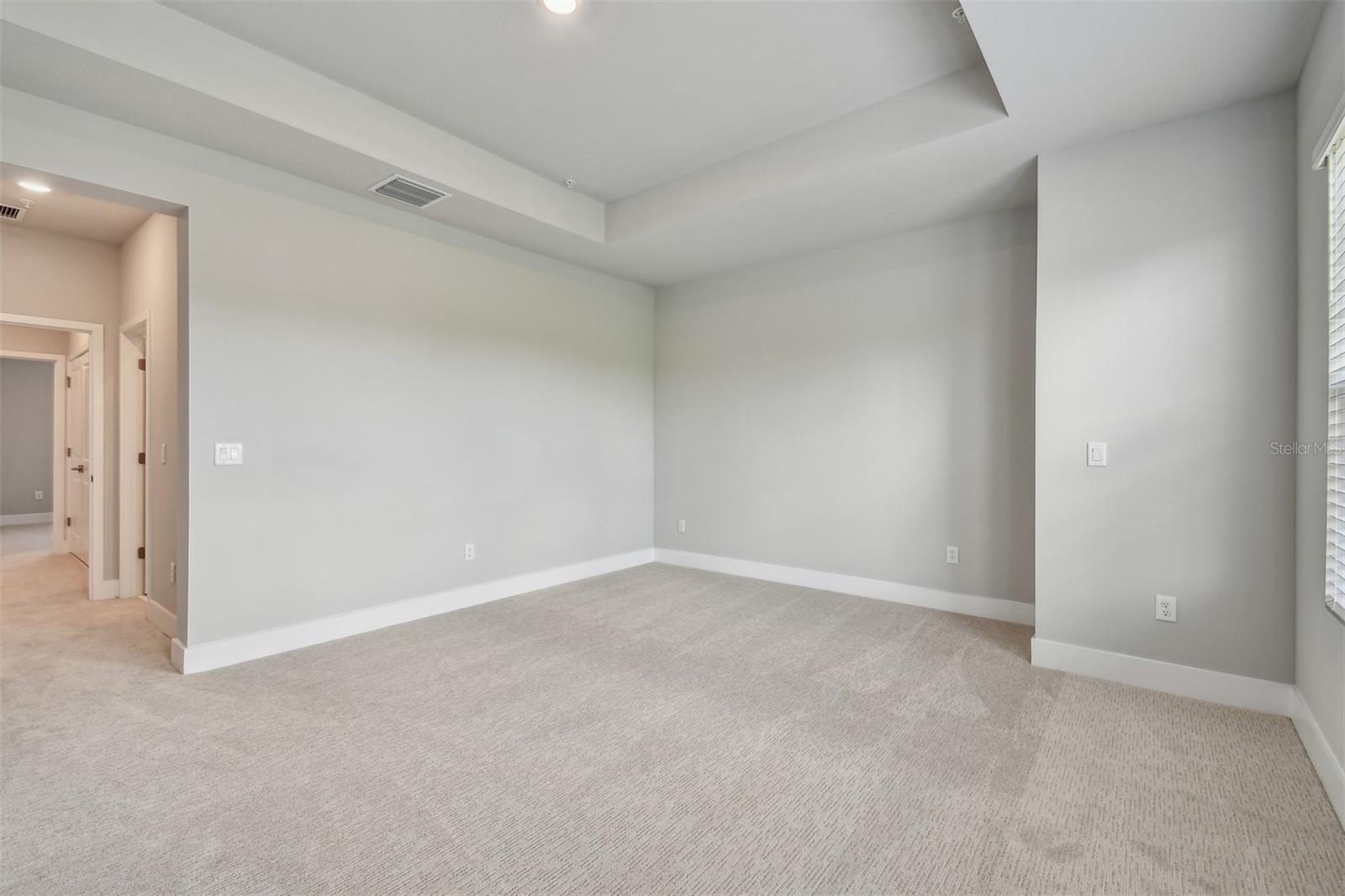 Listing photo id 21 for 3105 4th Terrace N