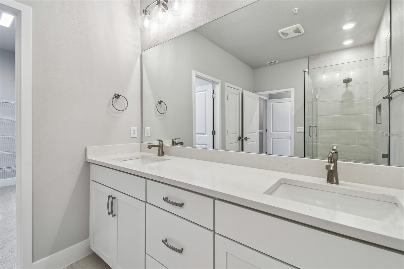 Listing photo id 23 for 3105 4th Terrace N
