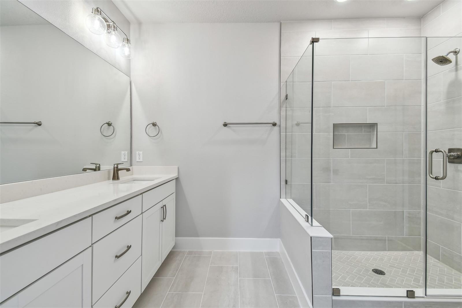 Listing photo id 24 for 3105 4th Terrace N