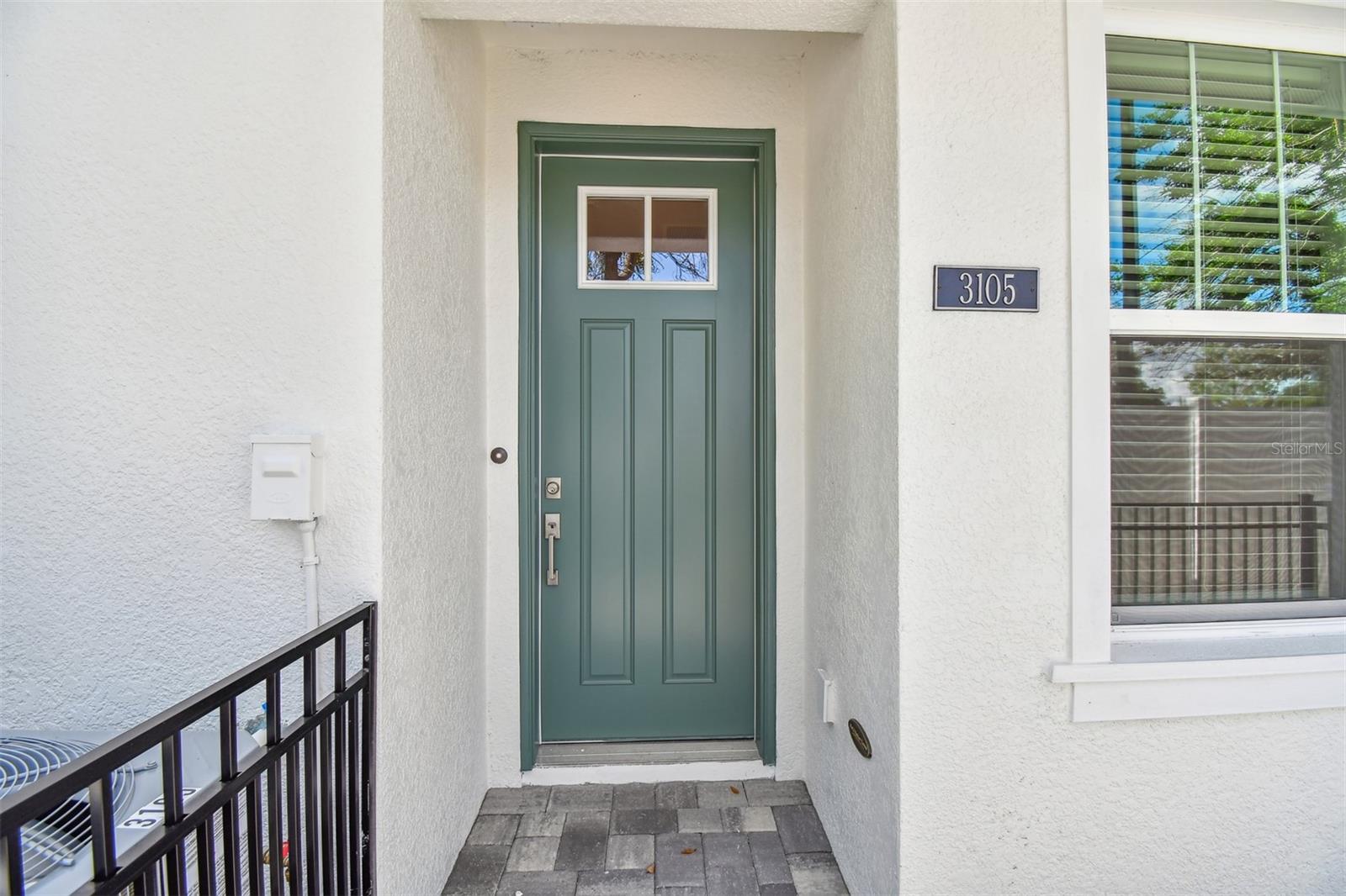 Listing photo id 1 for 3105 4th Terrace N
