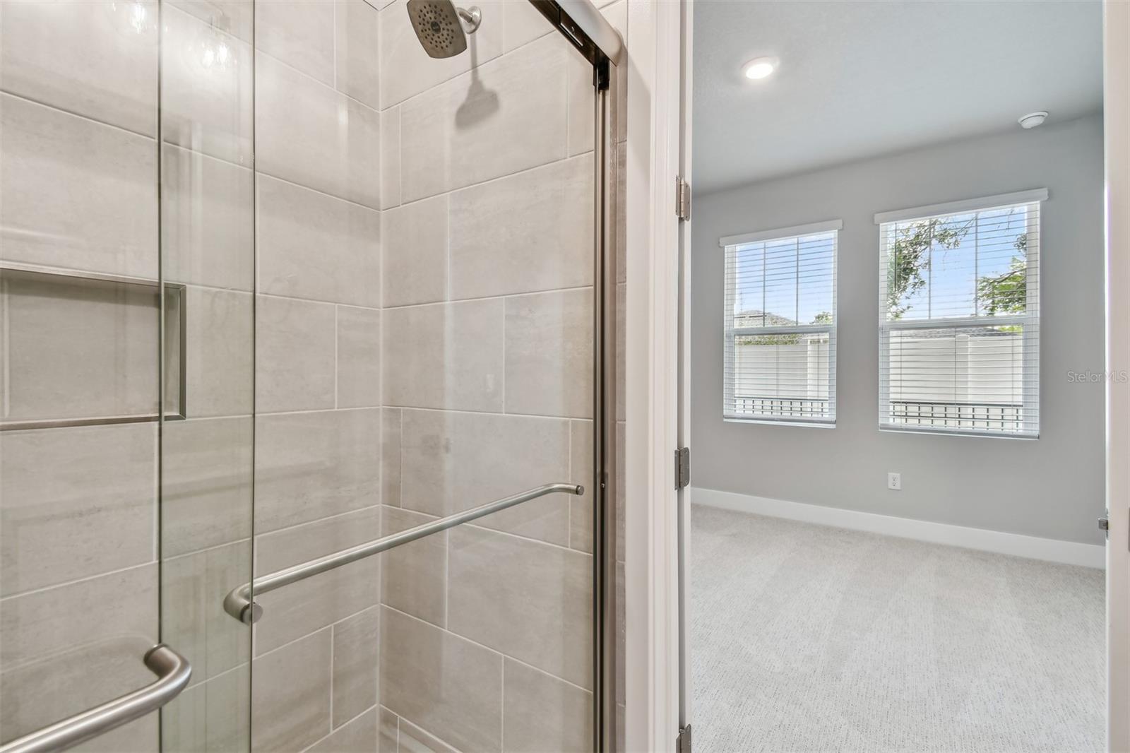 Listing photo id 35 for 3105 4th Terrace N
