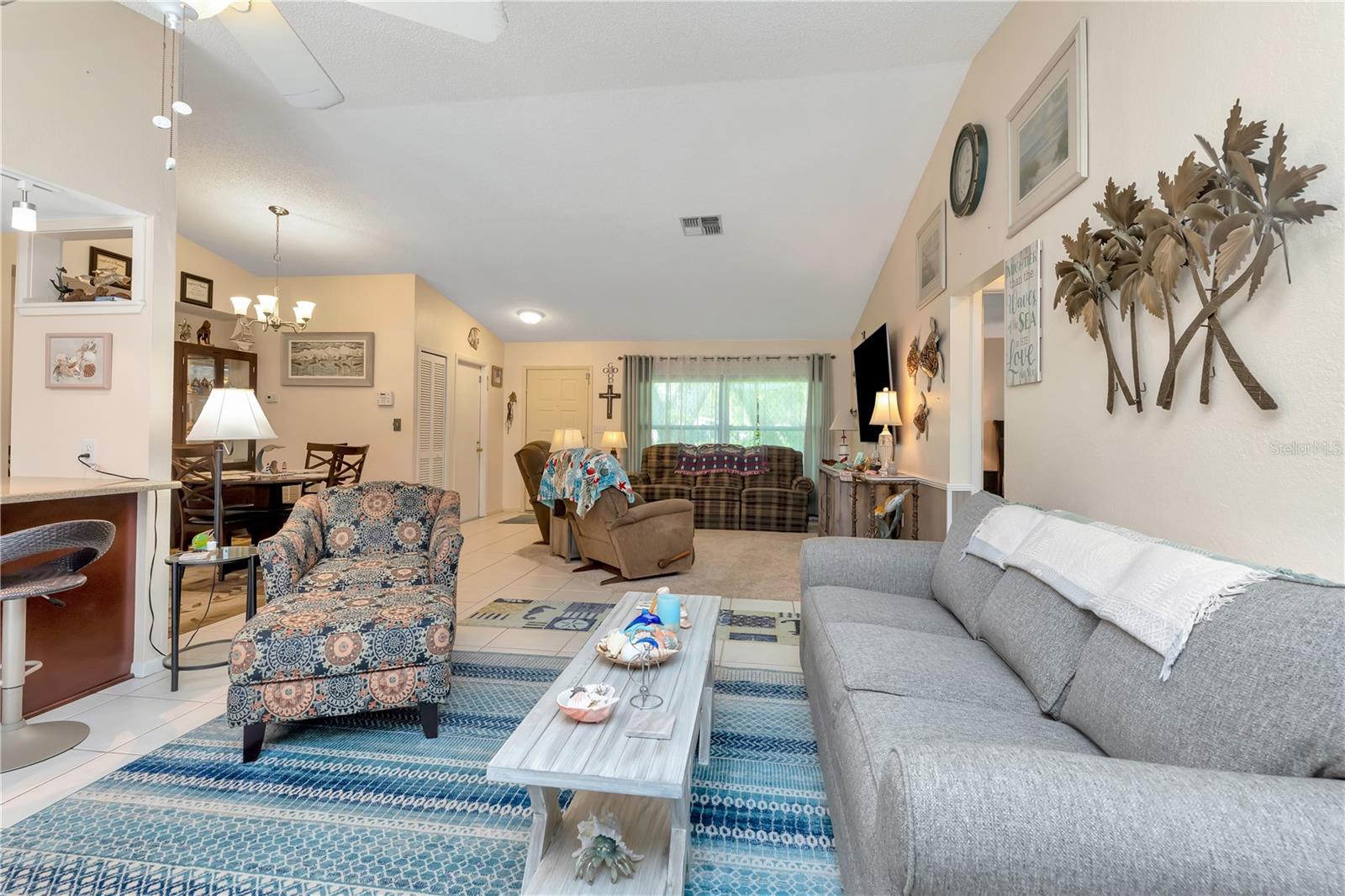 Listing photo id 10 for 5319 Cordova Way S
