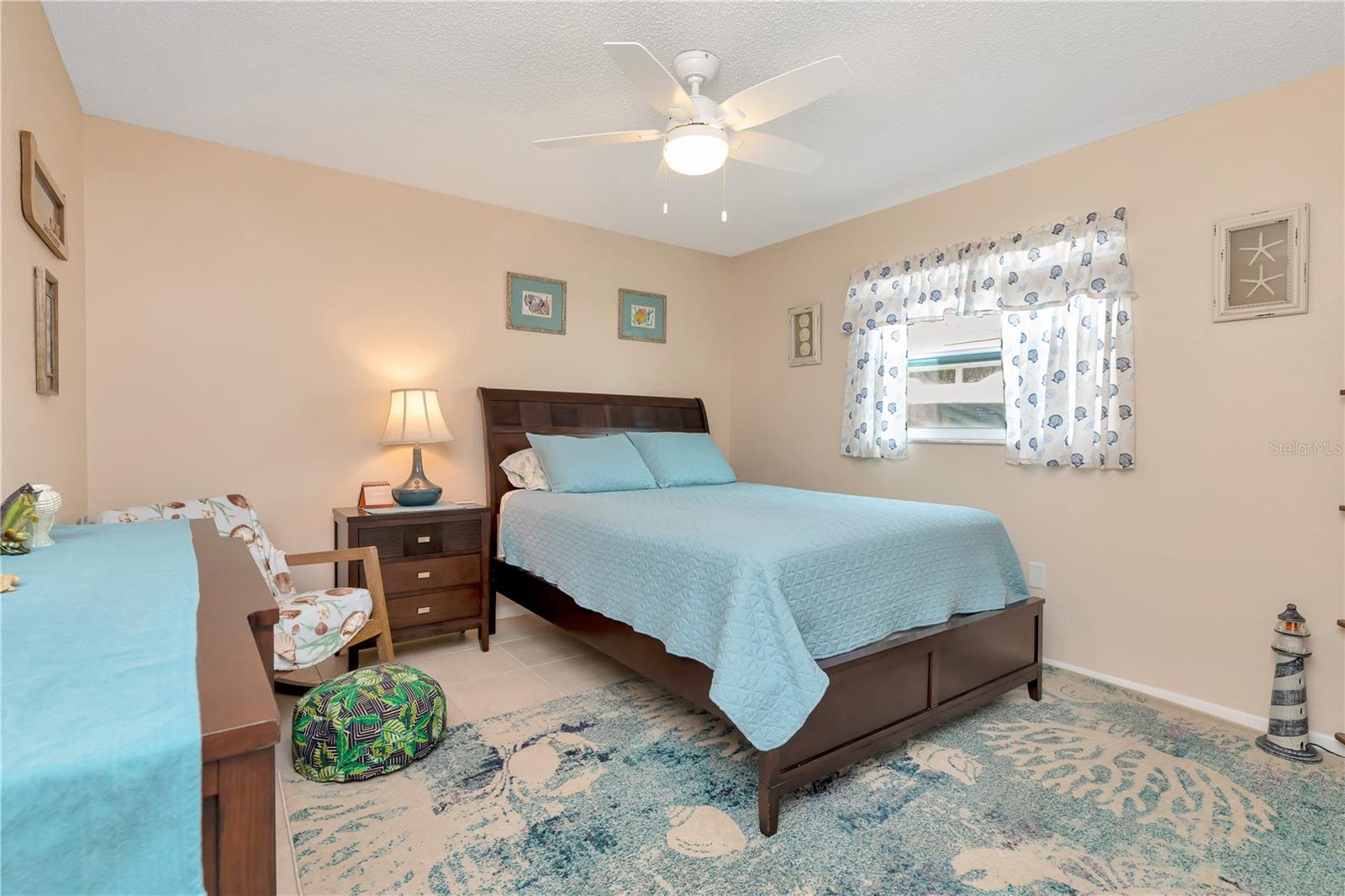 Listing photo id 23 for 5319 Cordova Way S