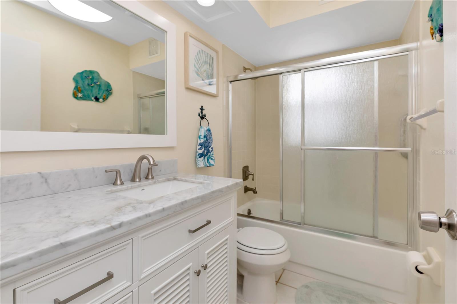 Listing photo id 26 for 5319 Cordova Way S