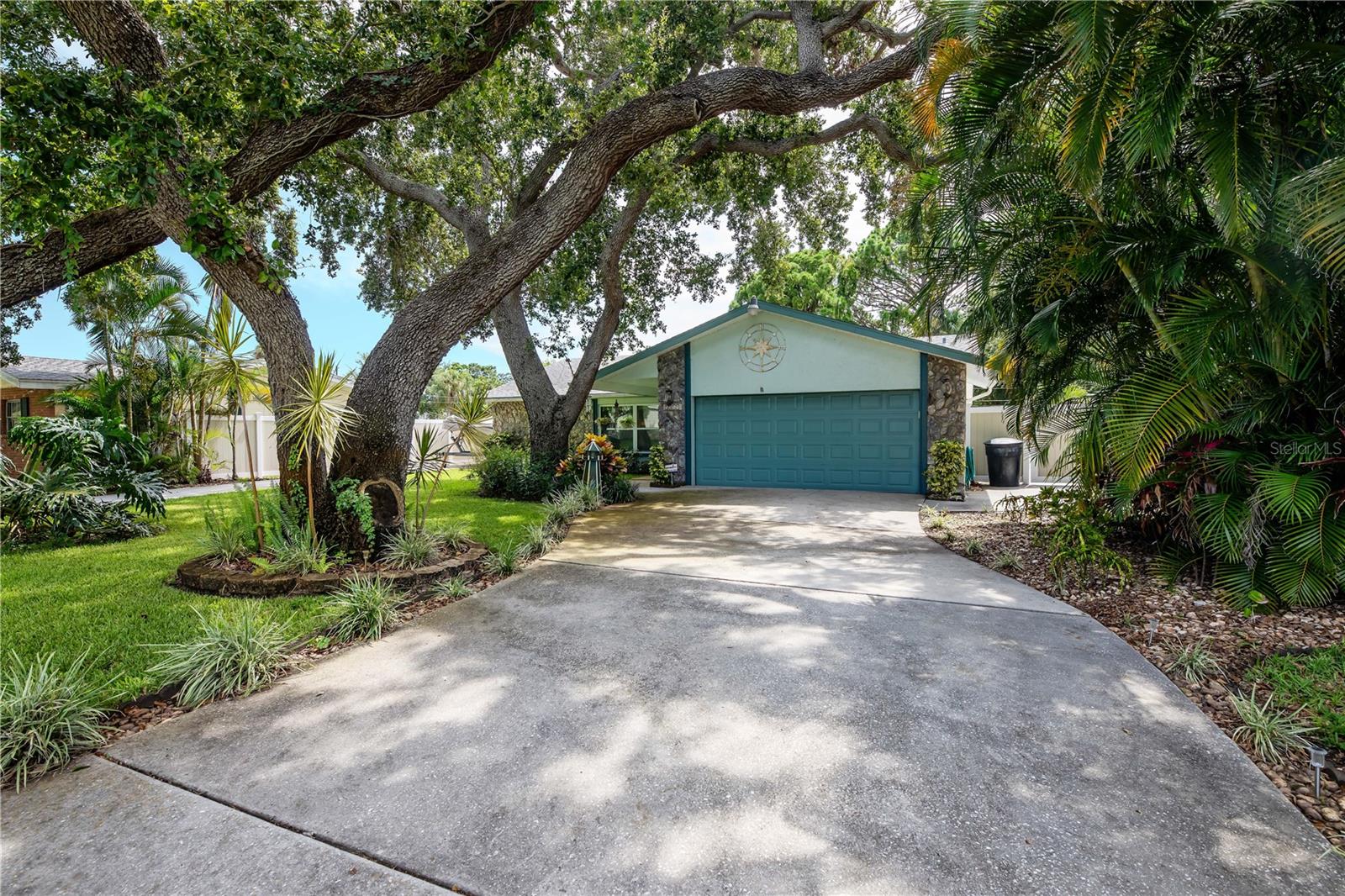 Listing photo id 38 for 5319 Cordova Way S
