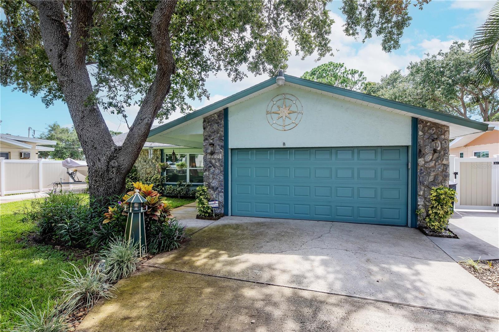 Listing photo id 39 for 5319 Cordova Way S