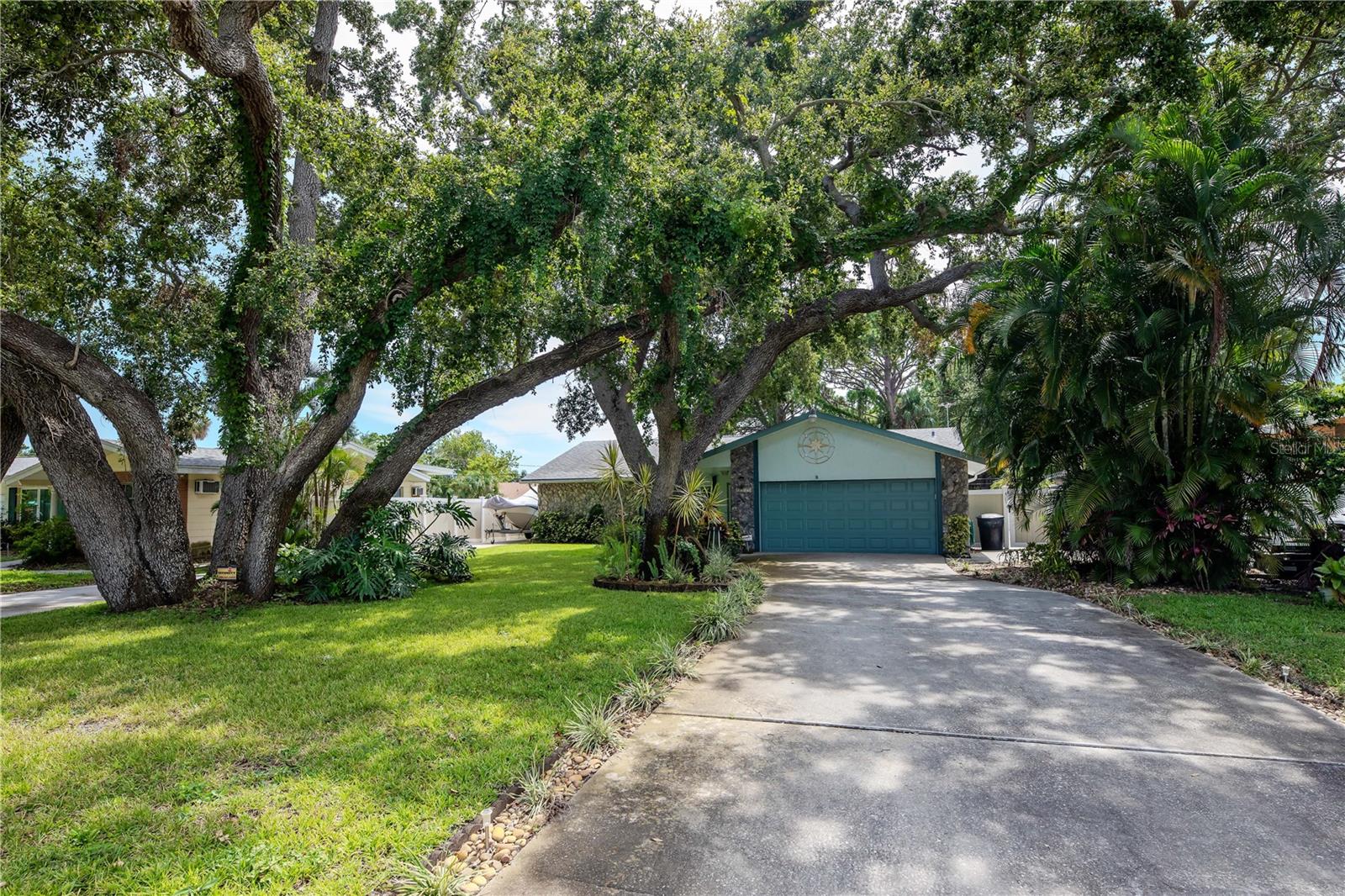 Listing photo id 40 for 5319 Cordova Way S