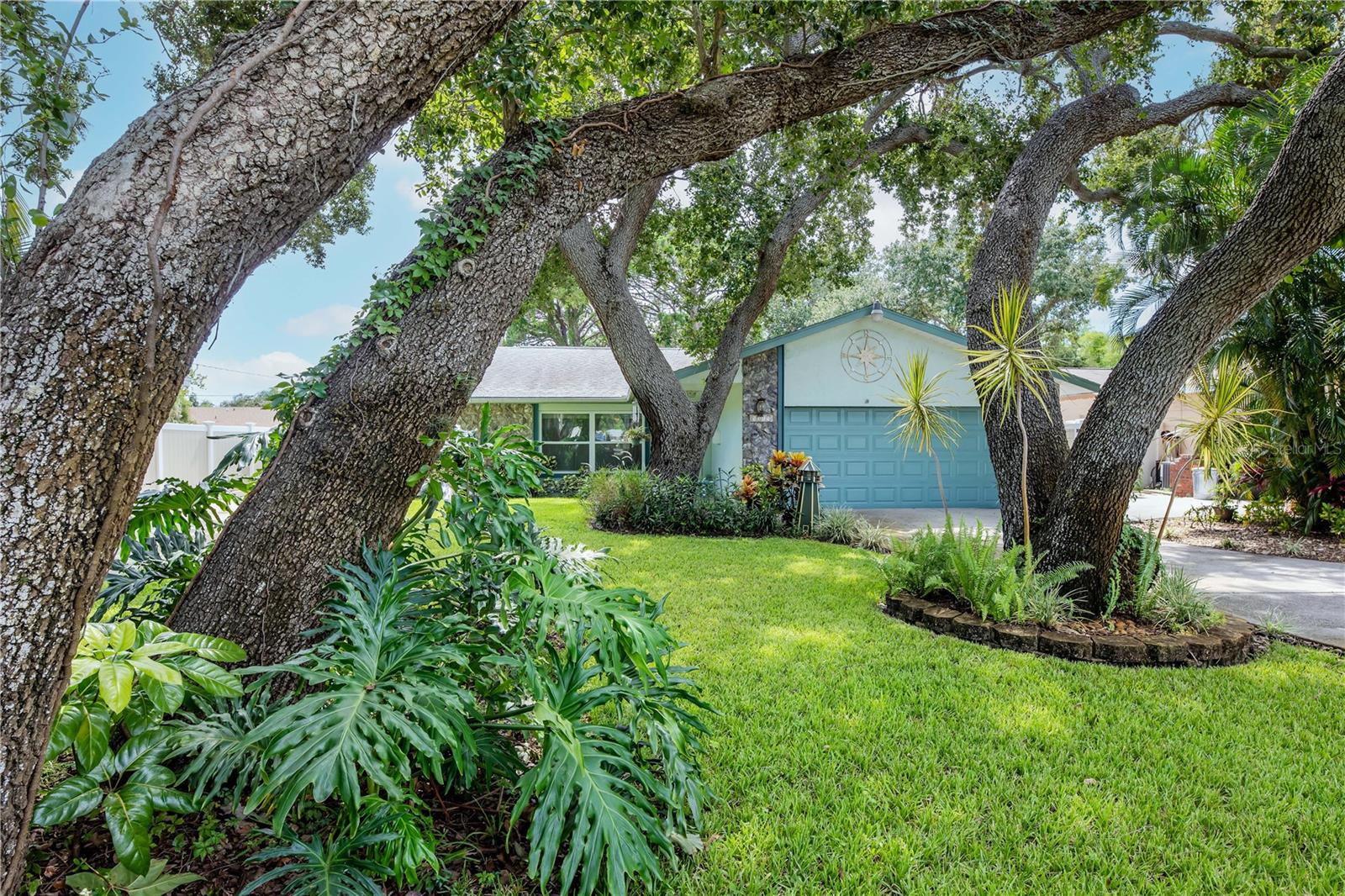 Listing photo id 42 for 5319 Cordova Way S