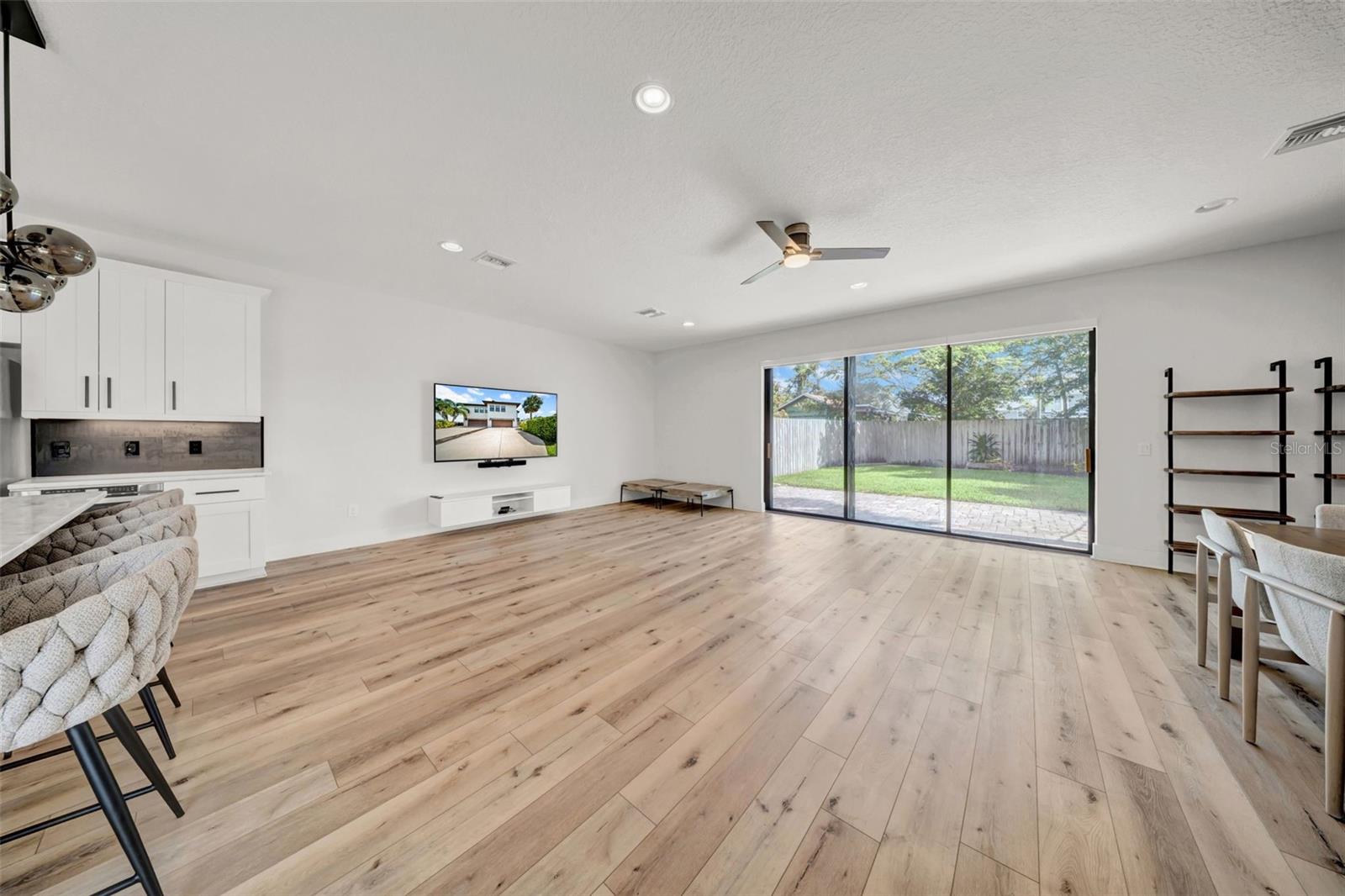 Image 16 of 52 For 4205 Fig Street 2