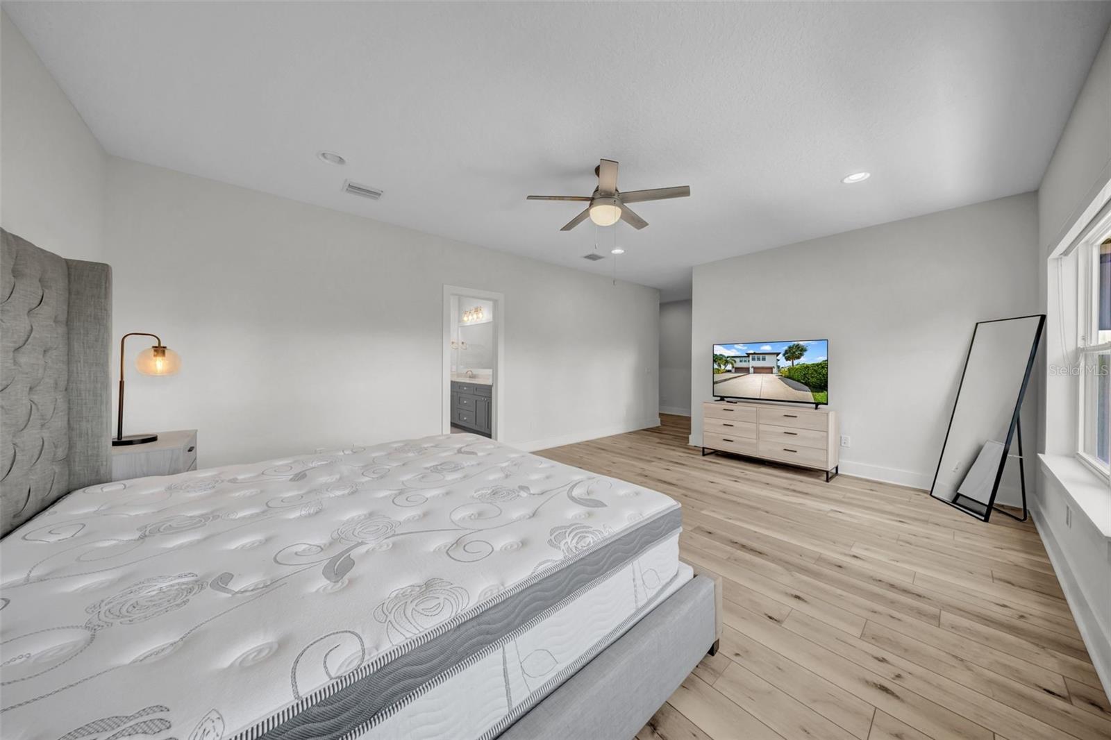 Image 45 of 52 For 4205 Fig Street 2
