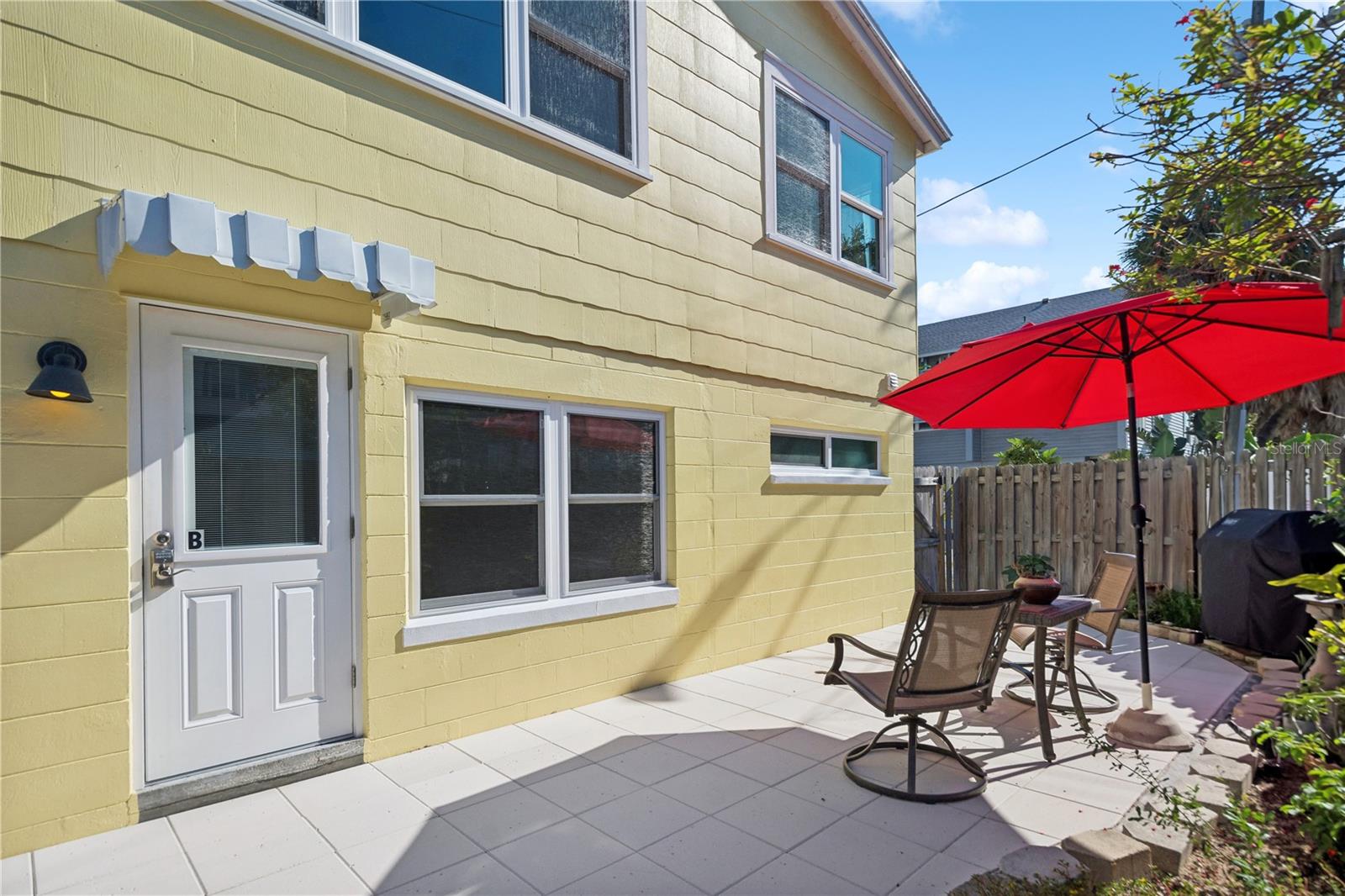 Listing photo id 20 for 102 11th Avenue