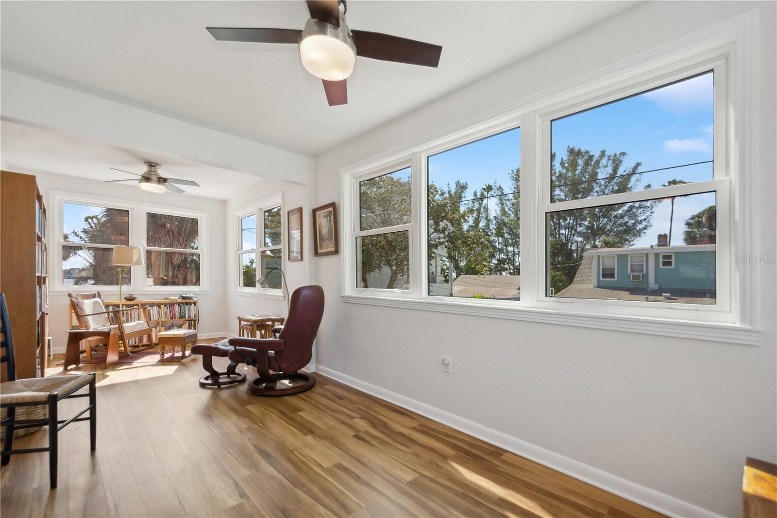 Listing photo id 21 for 102 11th Avenue