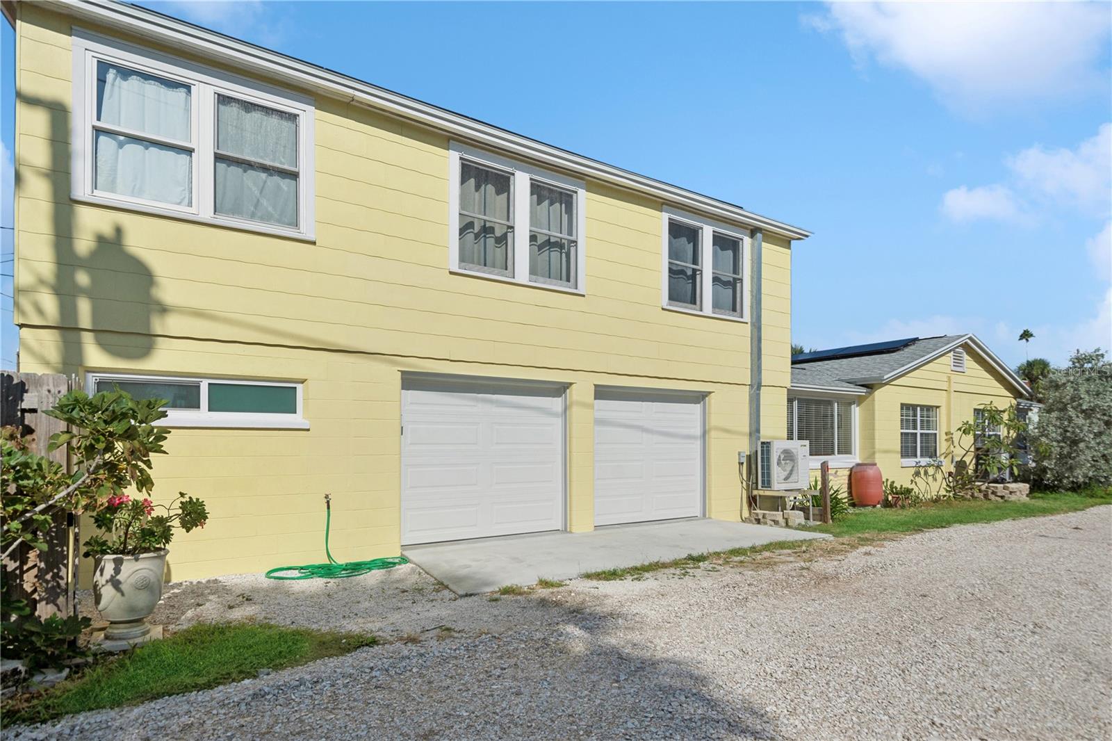 Listing photo id 2 for 102 11th Avenue