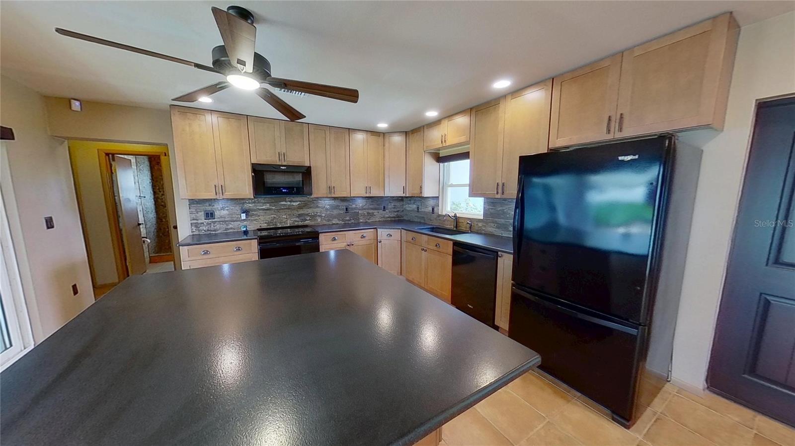 Image 22 of 50 For 7230 17th Lane N