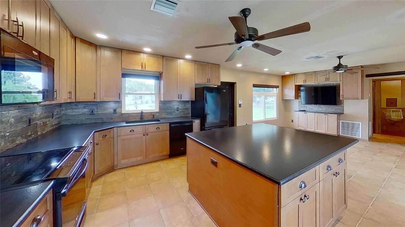 Image 7 of 50 For 7230 17th Lane N