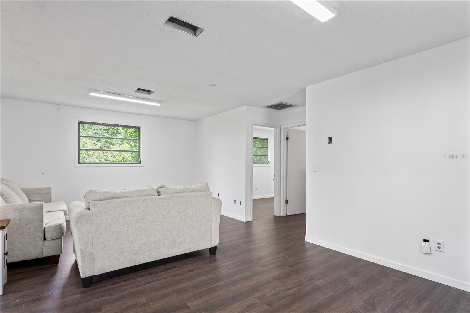 Image 18 of 91 For 16331 Cortez Boulevard