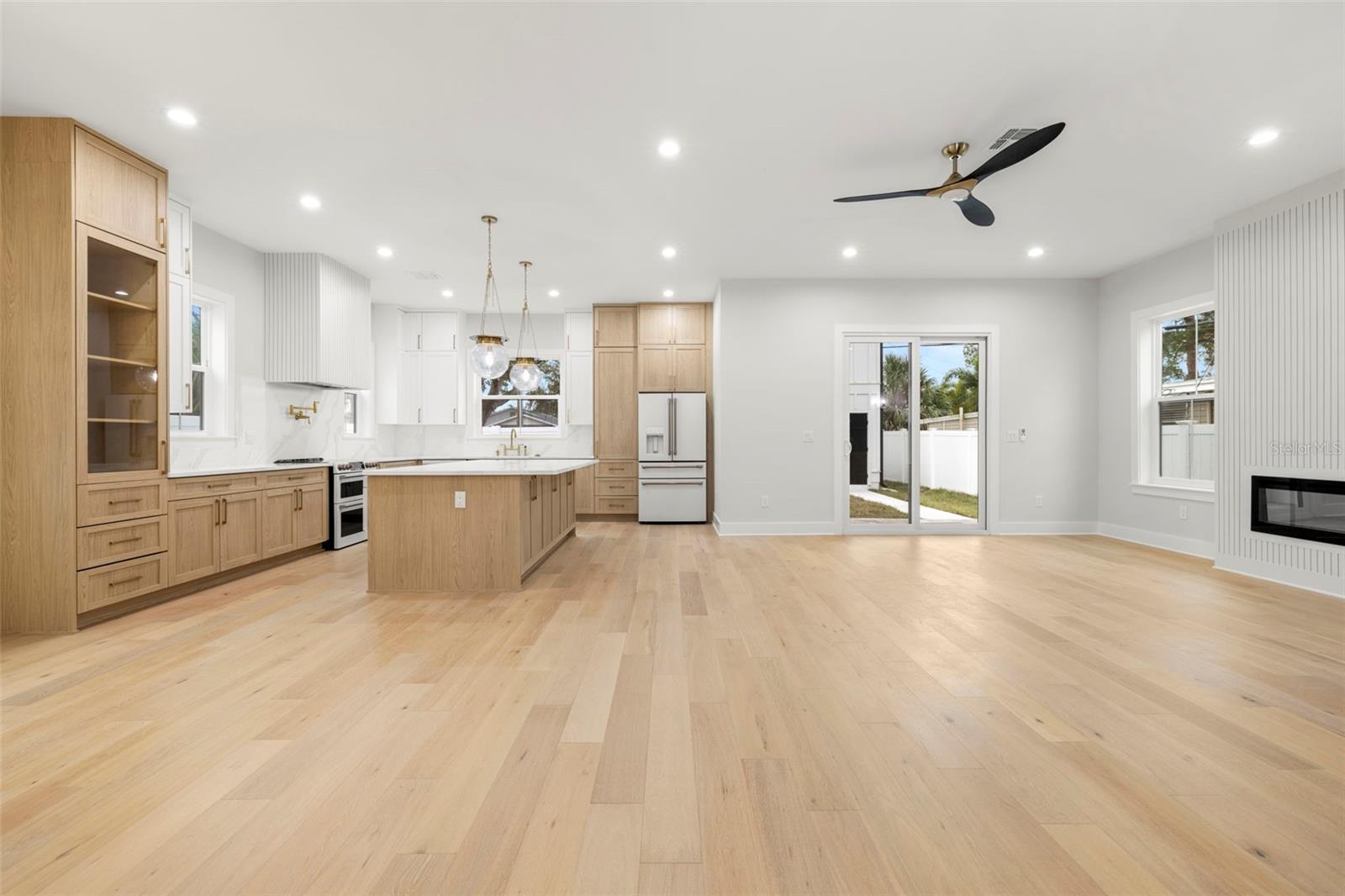 Image 23 of 38 For 782 48th Avenue N