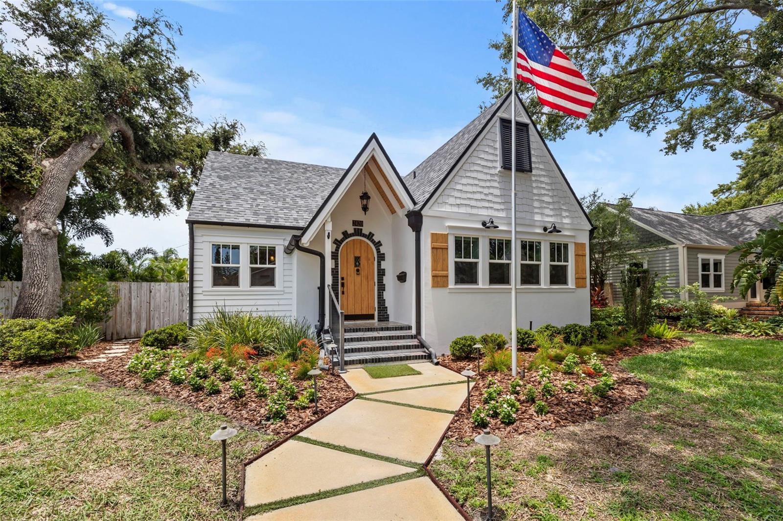 Details for 2420 14th Street N, ST PETERSBURG, FL 33704
