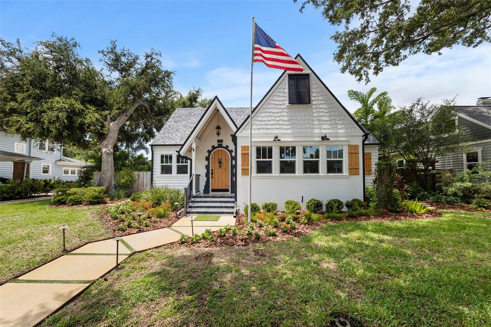 Image 2 of 56 For 2420 14th Street N