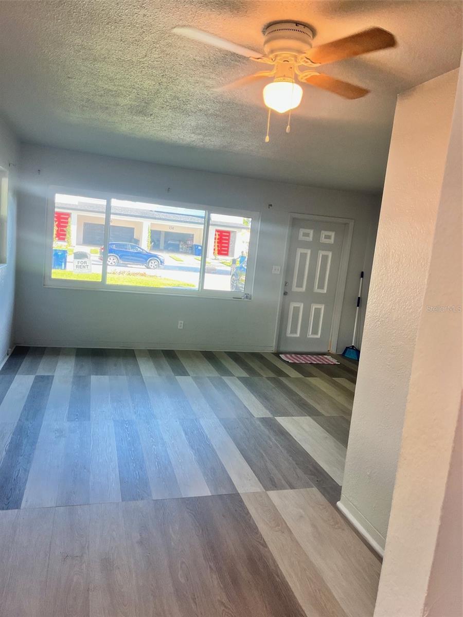 Image 3 of 13 For 137 38th Avenue Se