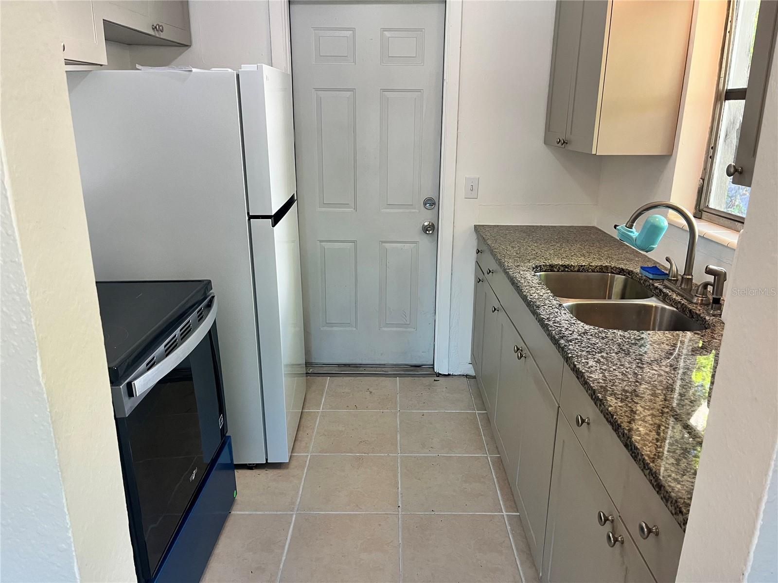 Image 4 of 13 For 137 38th Avenue Se