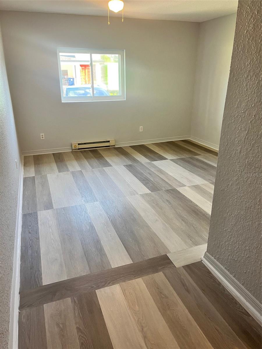 Image 6 of 13 For 137 38th Avenue Se