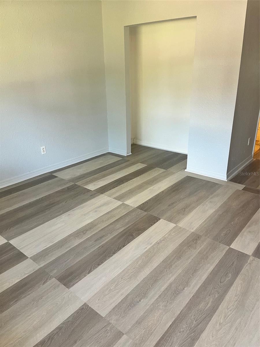 Image 7 of 13 For 137 38th Avenue Se