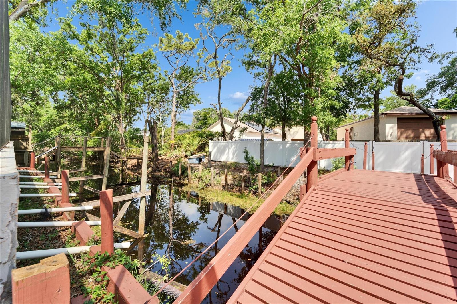Image 18 of 100 For 18852 Tracer Drive