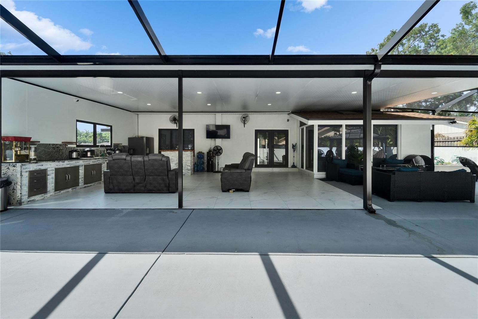 Image 19 of 100 For 18852 Tracer Drive