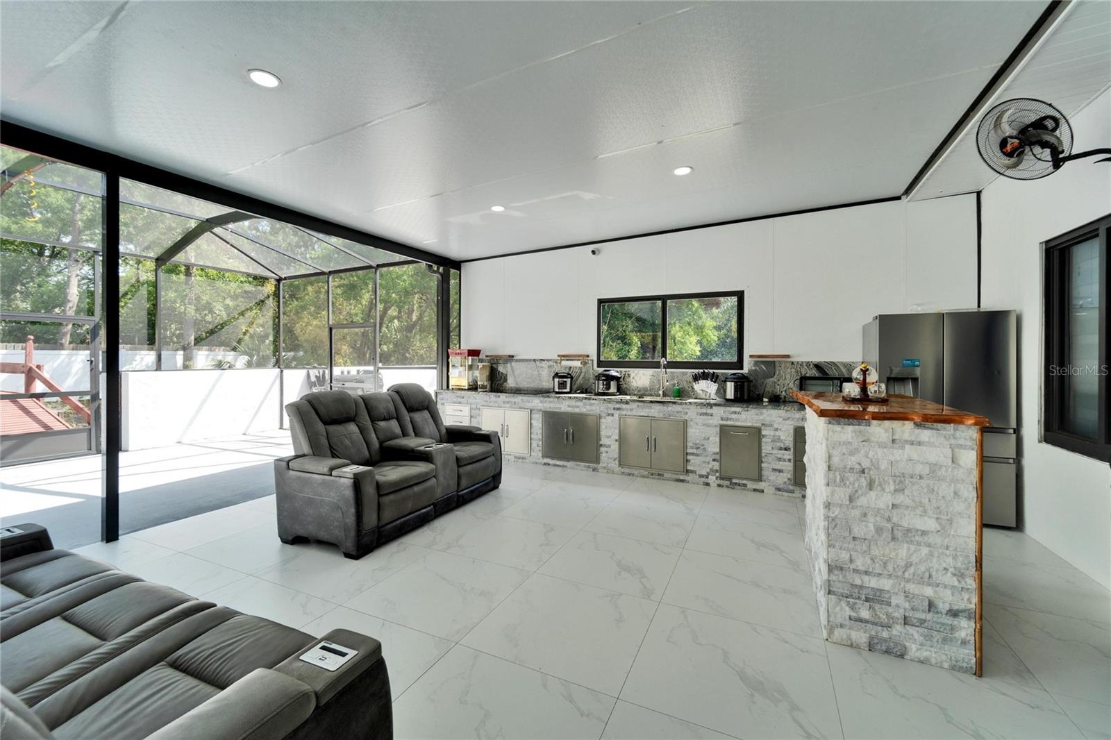 Image 22 of 100 For 18852 Tracer Drive