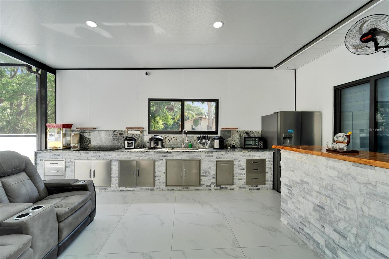 Image 3 of 100 For 18852 Tracer Drive