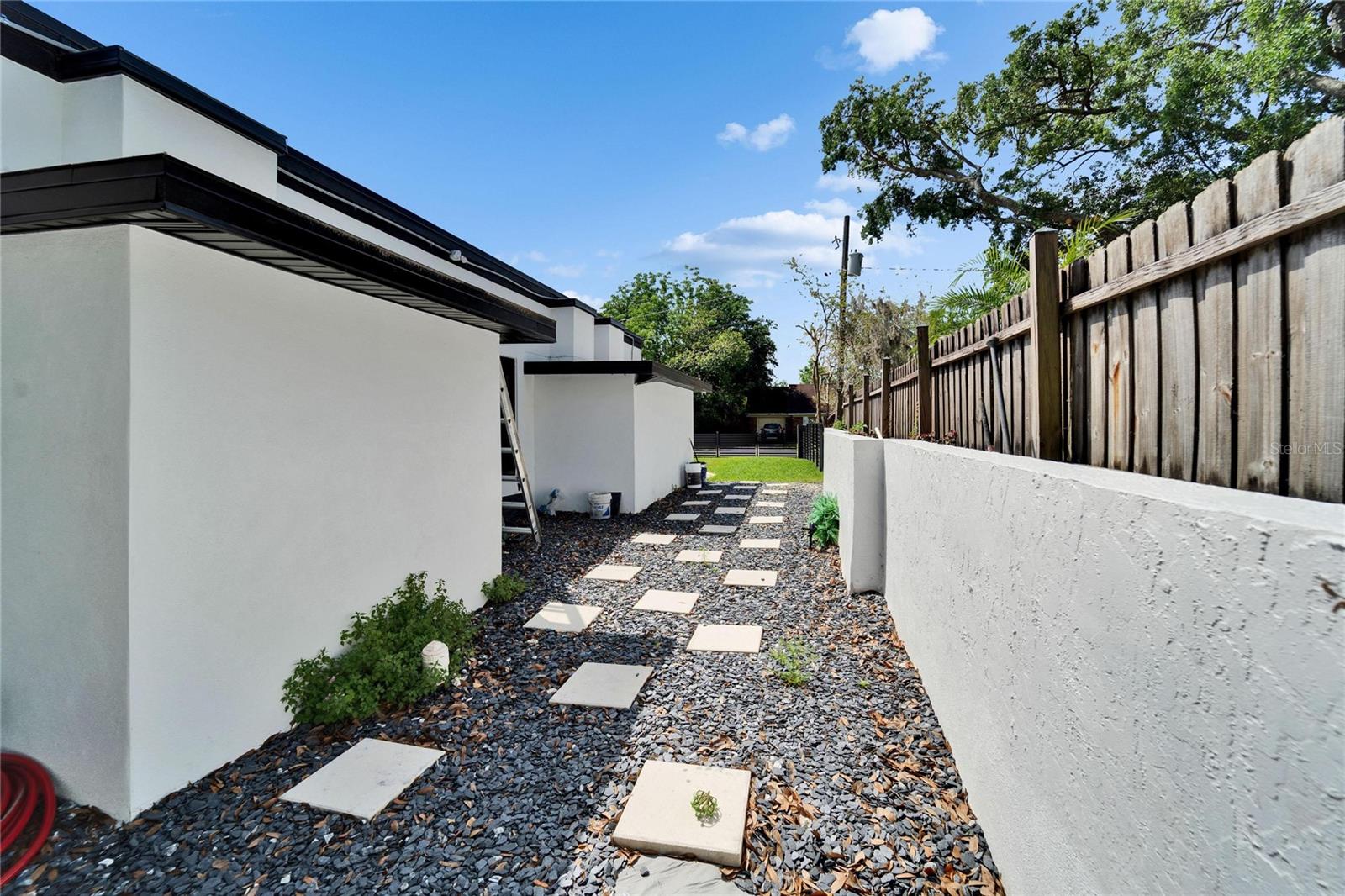 Image 31 of 100 For 18852 Tracer Drive