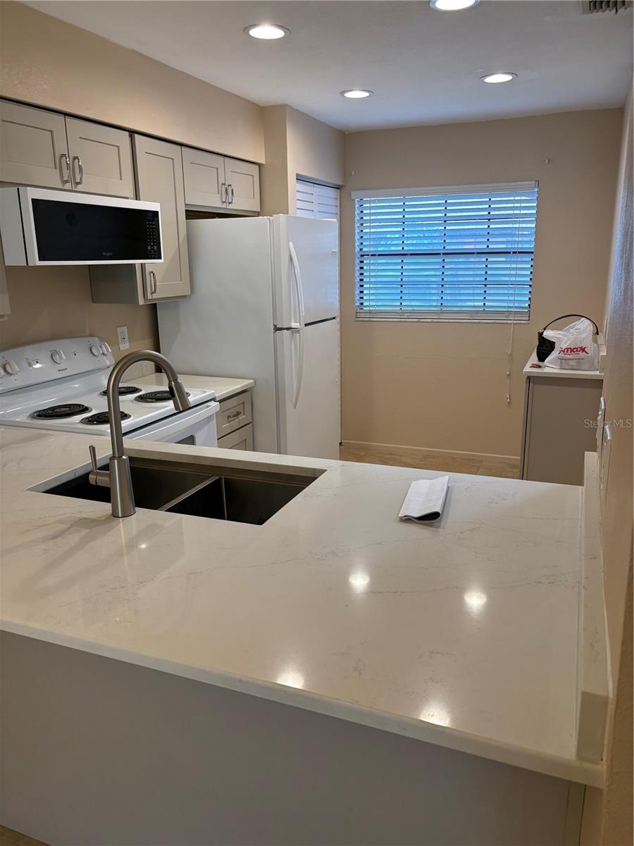 Image 11 of 29 For 13250 Ridge Road 1-6