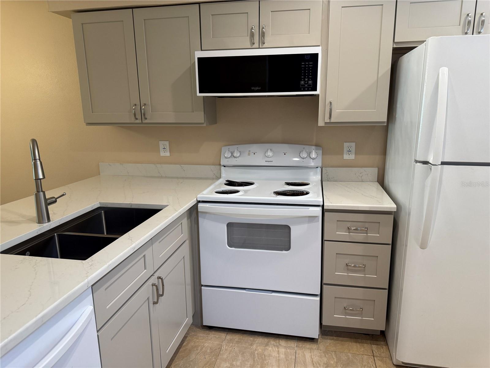 Image 5 of 29 For 13250 Ridge Road 1-6