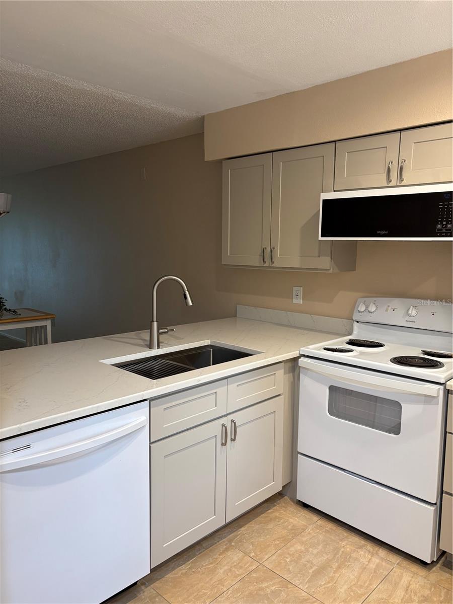 Image 6 of 29 For 13250 Ridge Road 1-6