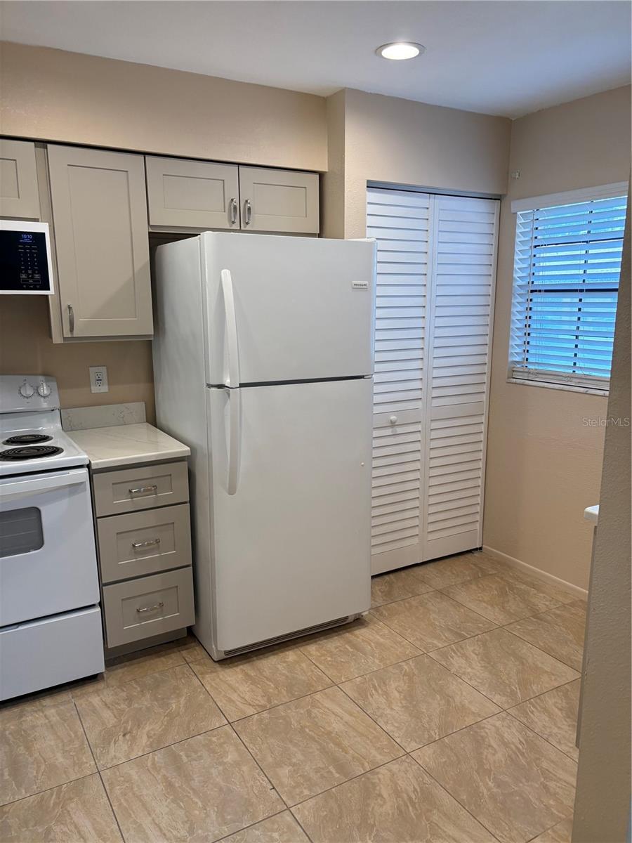 Image 7 of 29 For 13250 Ridge Road 1-6