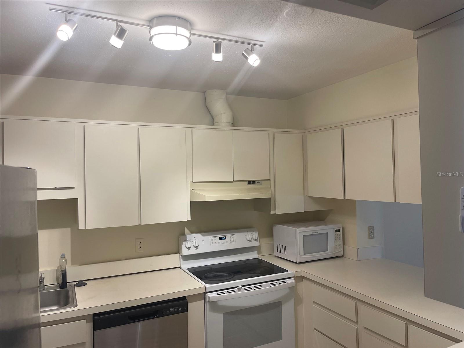 Image 4 of 26 For 1200 Tarpon Woods Boulevard Q9