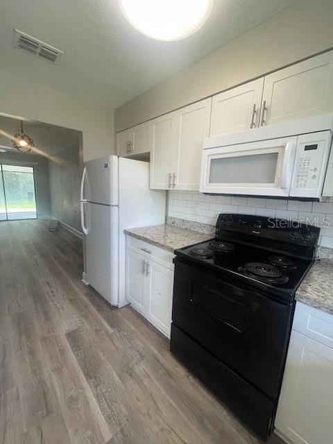 Image 5 of 14 For 3620 Willow Oak Road