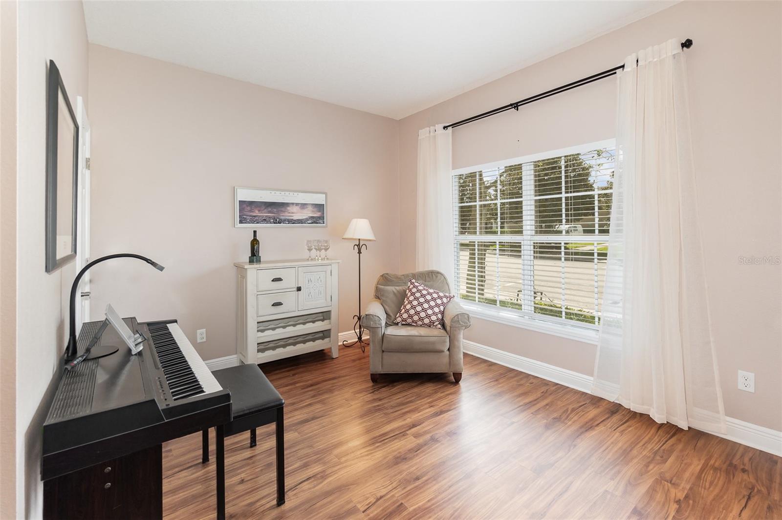 Image 21 of 28 For 1395 Alston Bay Boulevard