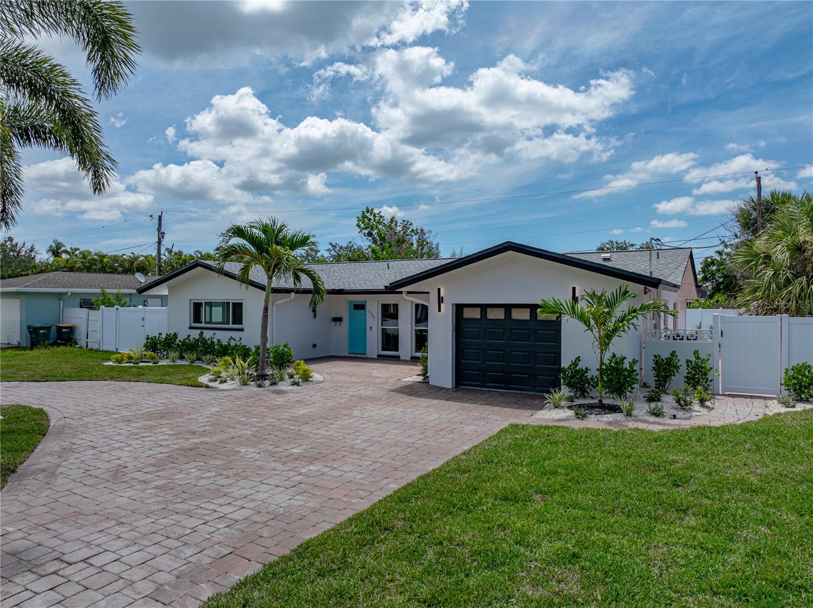 Image 11 of 98 For 6709 Cardinal Drive S