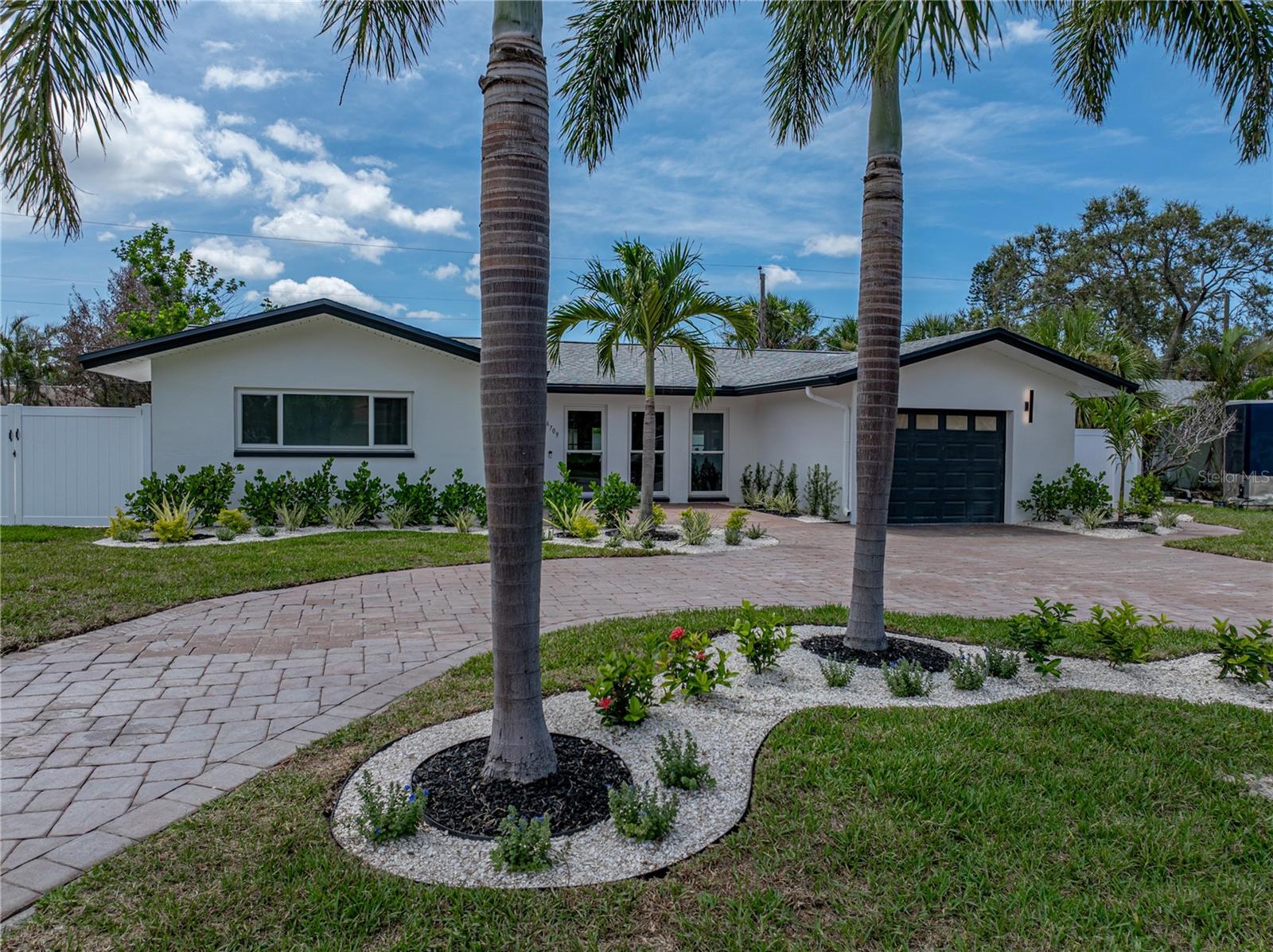 Image 7 of 98 For 6709 Cardinal Drive S