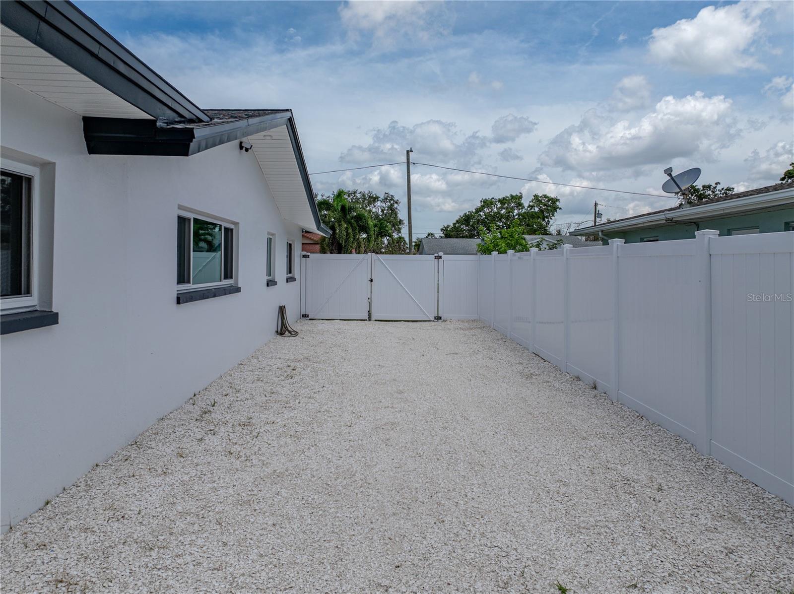 Image 78 of 98 For 6709 Cardinal Drive S