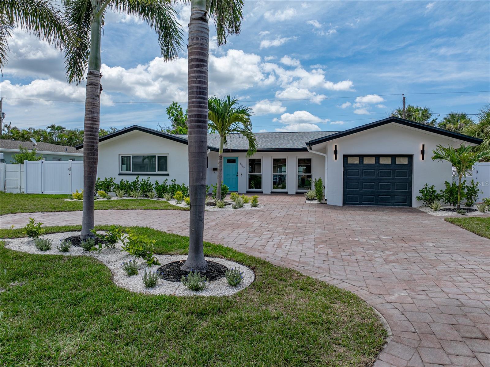 Image 8 of 98 For 6709 Cardinal Drive S