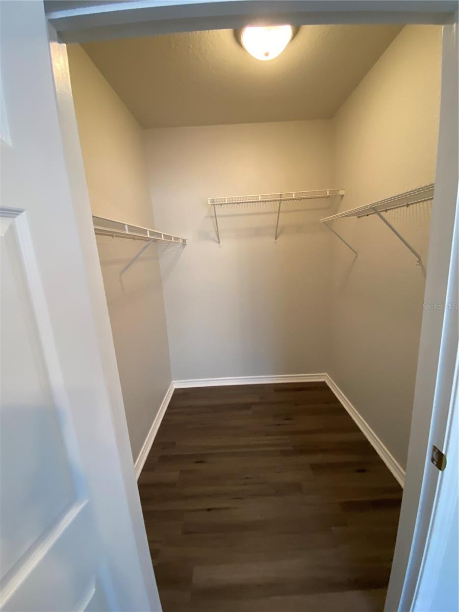 Listing photo id 8 for 4323 Bayside Village Drive 309