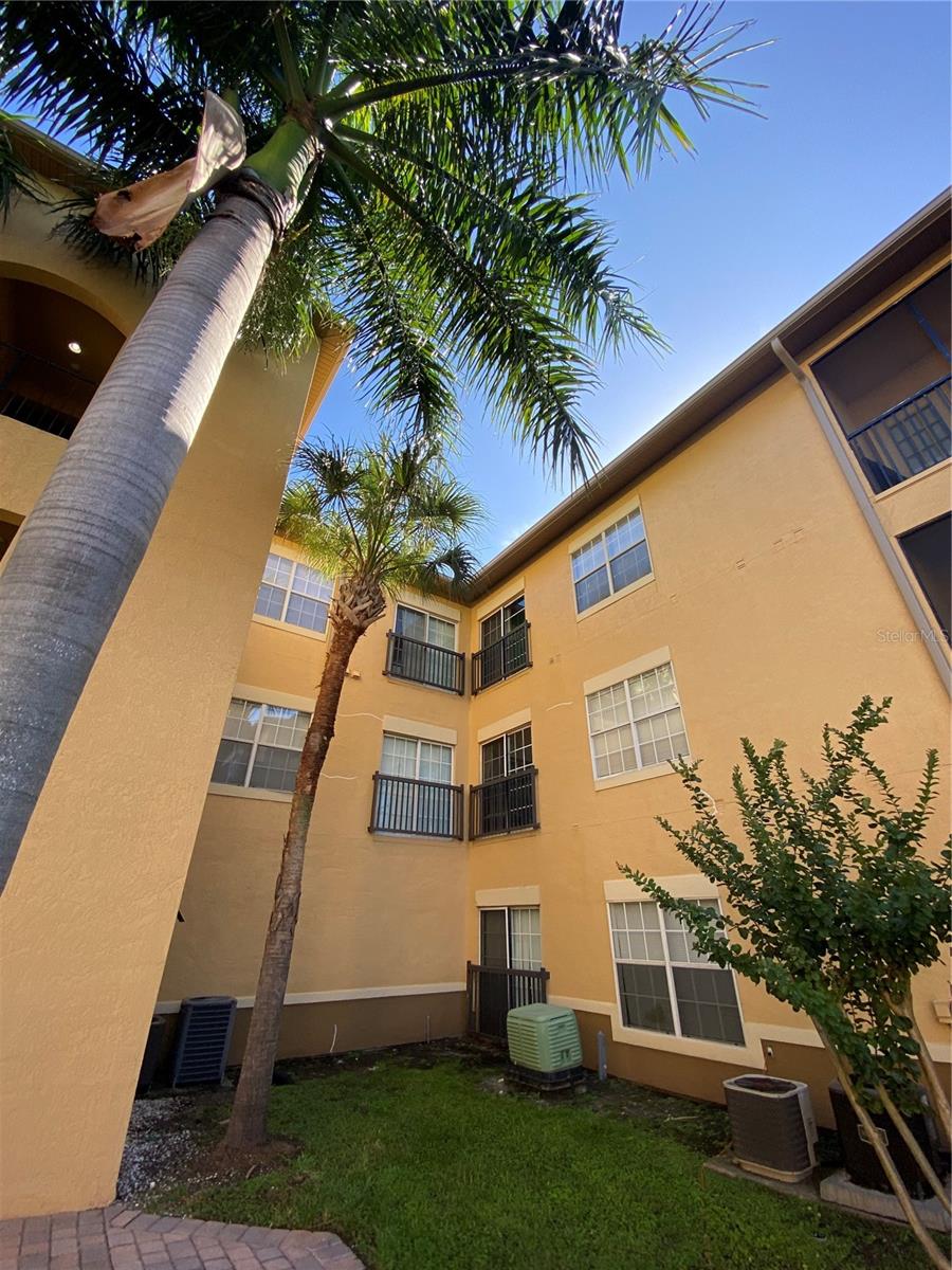 Listing photo id 13 for 4323 Bayside Village Drive 309