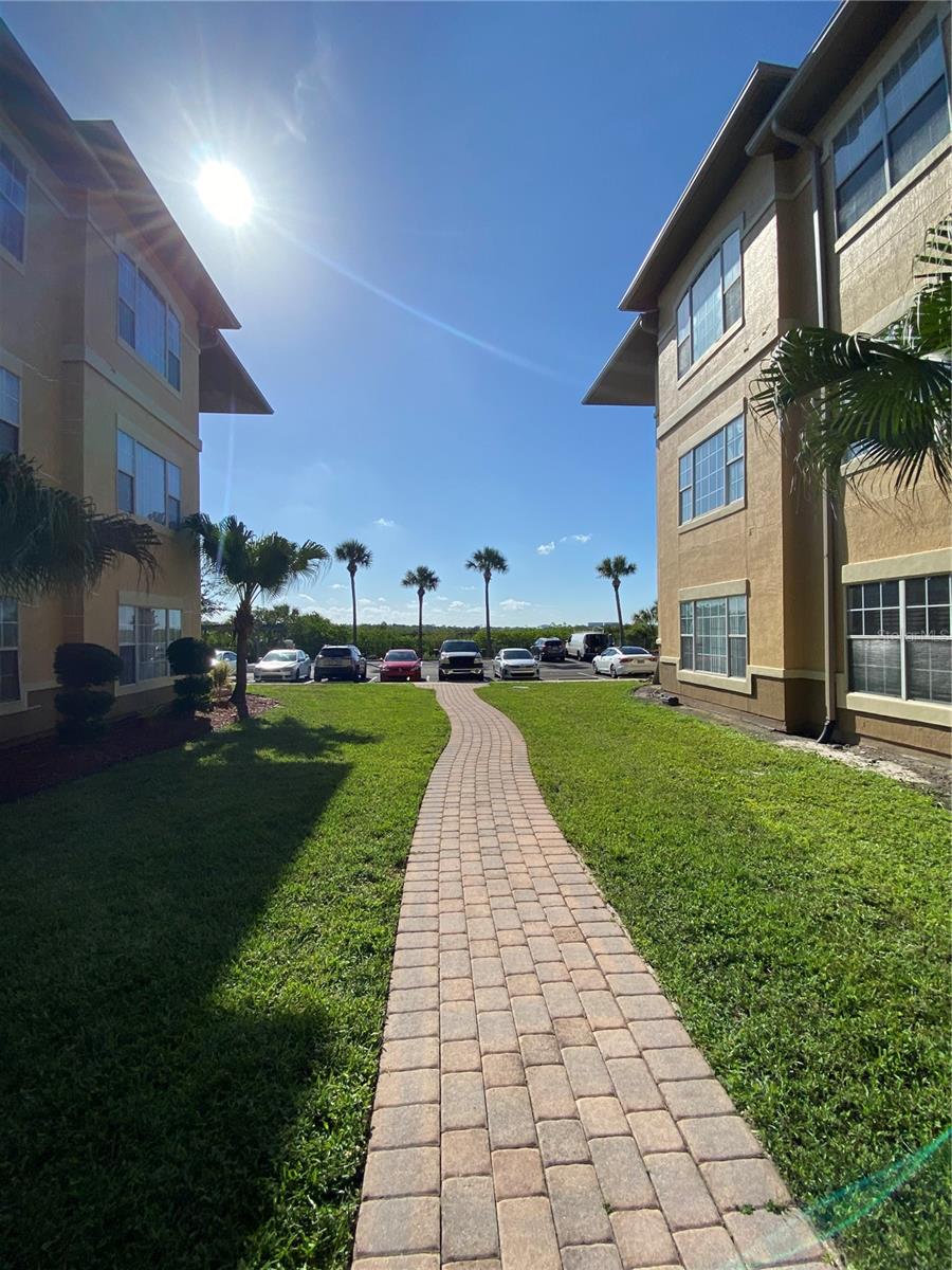 Listing photo id 14 for 4323 Bayside Village Drive 309