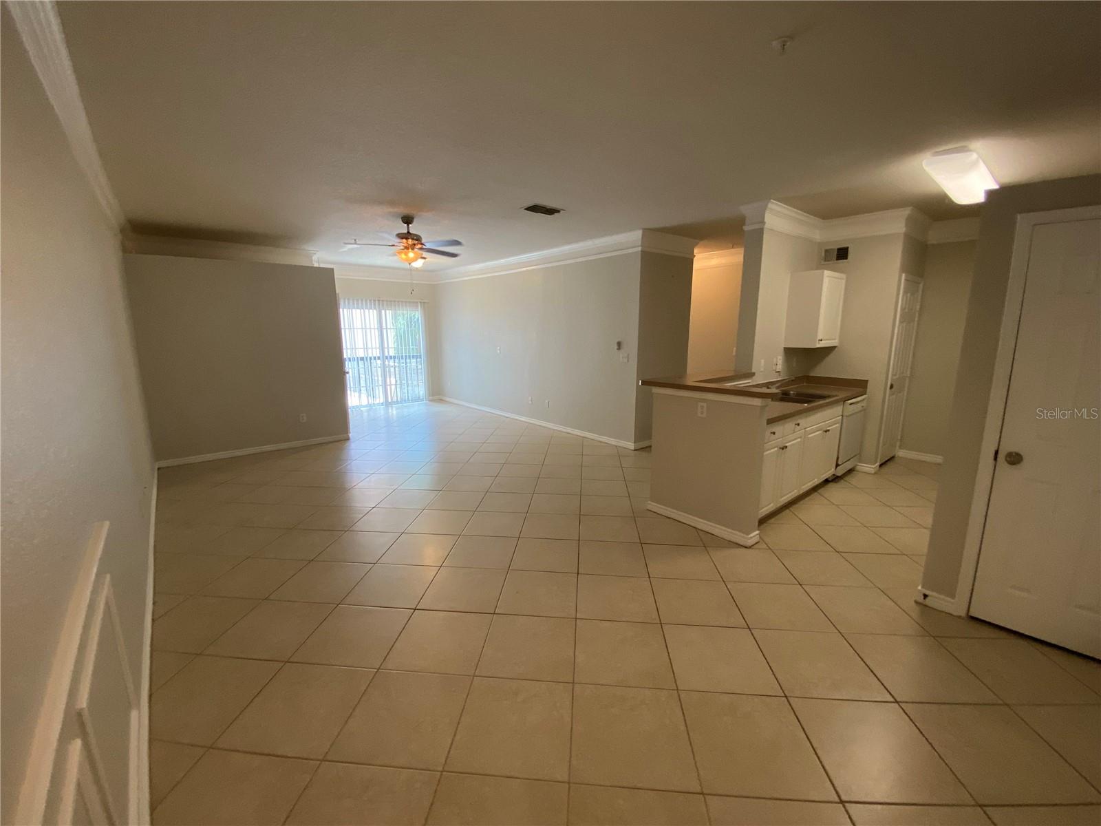 Listing photo id 2 for 4323 Bayside Village Drive 309
