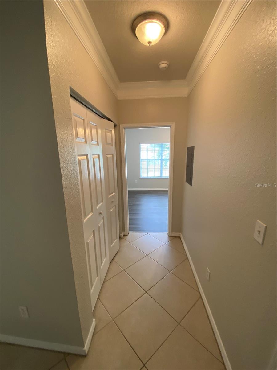 Listing photo id 5 for 4323 Bayside Village Drive 309