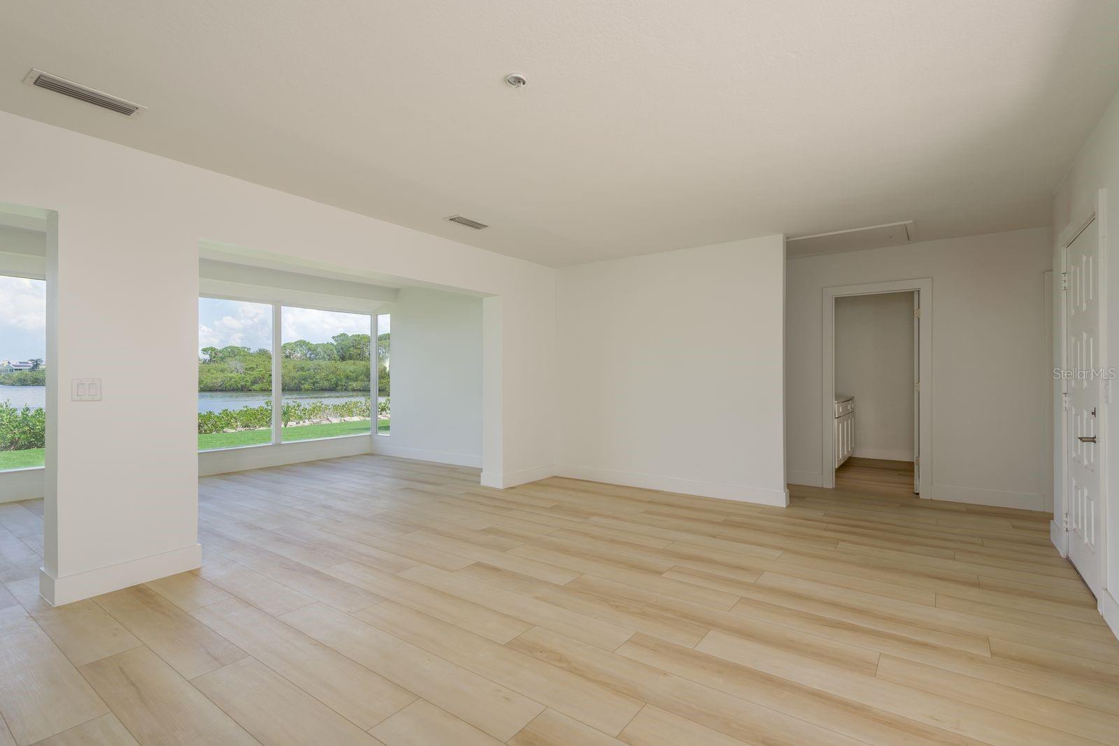 Image 12 of 37 For 614 Betmor Lane