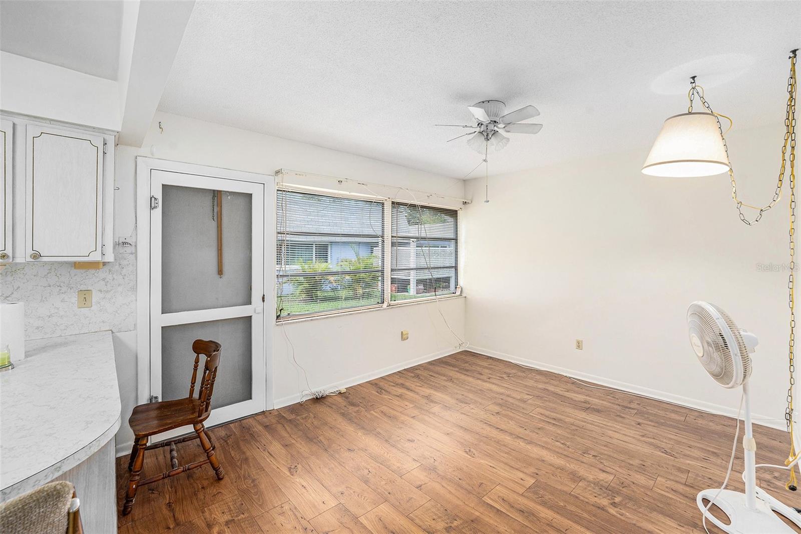 Listing photo id 12 for 6875 Versailles N 6875